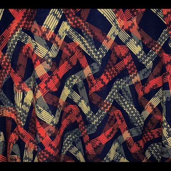 NWOT LuLaRoe Women’s Perfect T Shirt - Picture 2 of 4